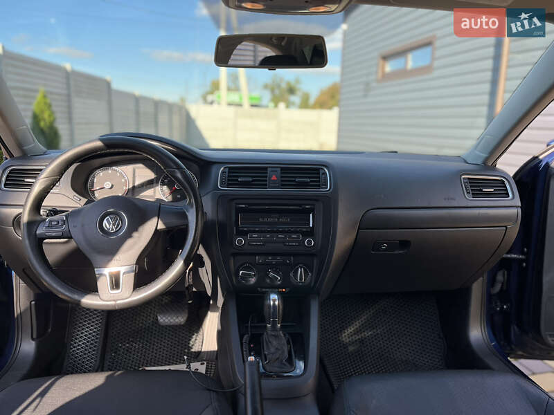 Седан Volkswagen Jetta 2012 в Киеве фото 6 Седан Volkswagen Jetta 2012 в Киеве