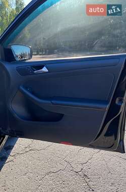 Седан Volkswagen Jetta 2014 в 