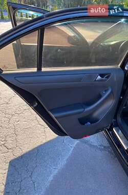 Седан Volkswagen Jetta 2014 в 