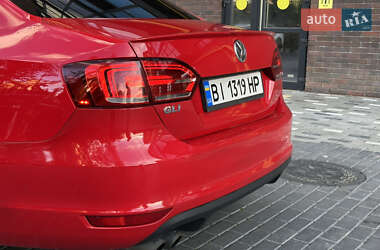Седан Volkswagen Jetta 2013 в 