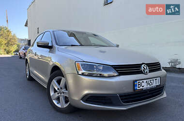 Седан Volkswagen Jetta 2013 в Львові
