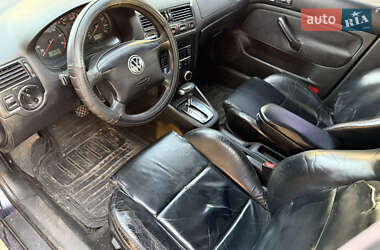 Седан Volkswagen Jetta 2000 в 