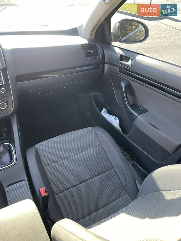 Седан Volkswagen Jetta 2010 в Хмельницькому