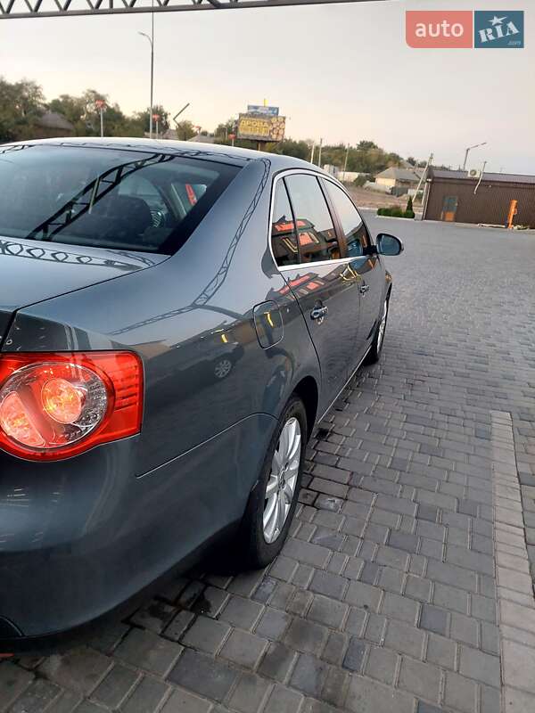 Седан Volkswagen Jetta 2009 в Новоукраинке