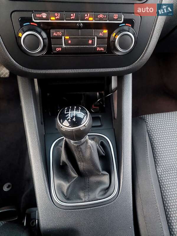 Седан Volkswagen Jetta 2009 в Новоукраинке