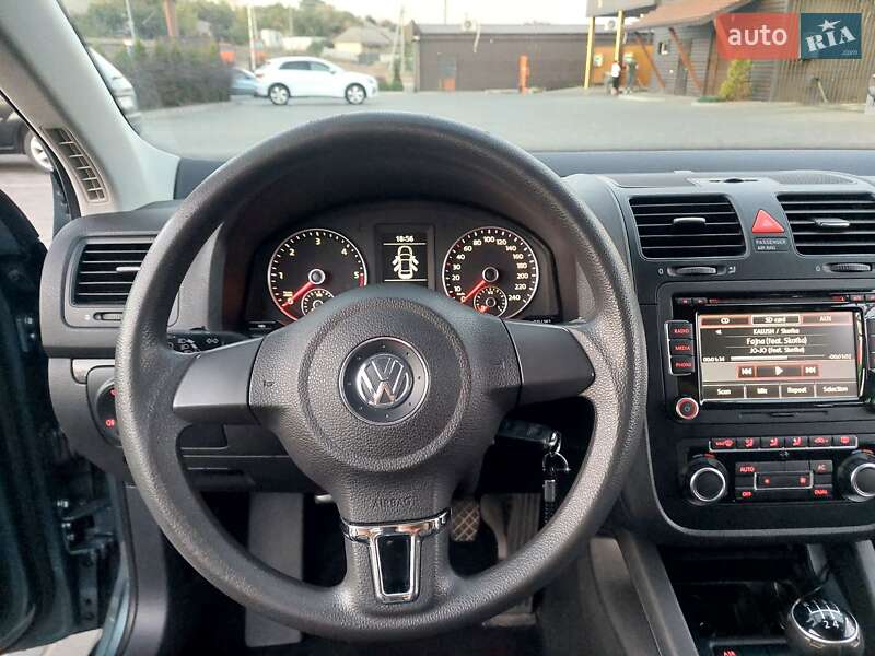 Седан Volkswagen Jetta 2009 в Новоукраинке