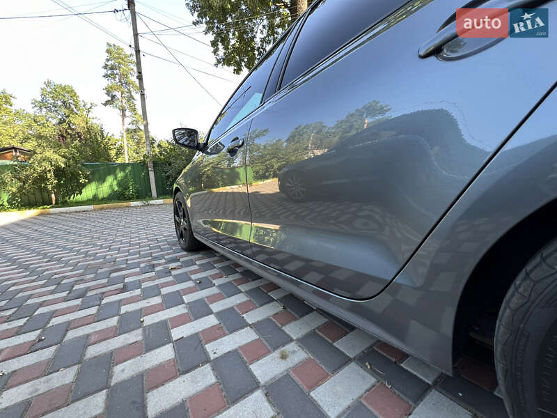 Седан Volkswagen Jetta 2014 в Киеве
