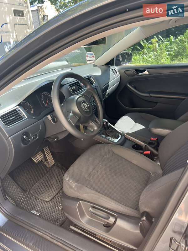 Седан Volkswagen Jetta 2014 в Киеве