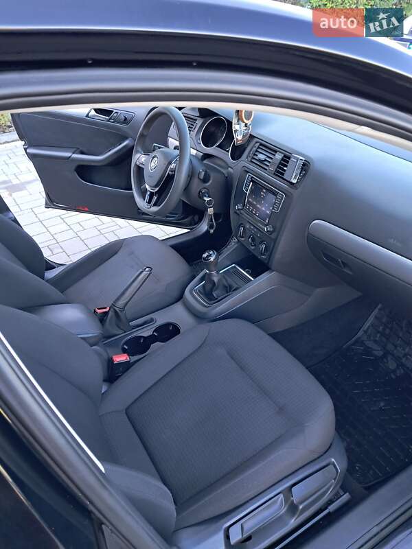 Седан Volkswagen Jetta 2015 в Мурованом фото 2 Седан Volkswagen Jetta 2015 в Мурованом
