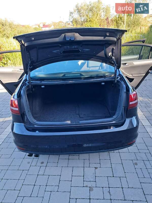 Седан Volkswagen Jetta 2015 в Мурованом фото 4 Седан Volkswagen Jetta 2015 в Мурованом