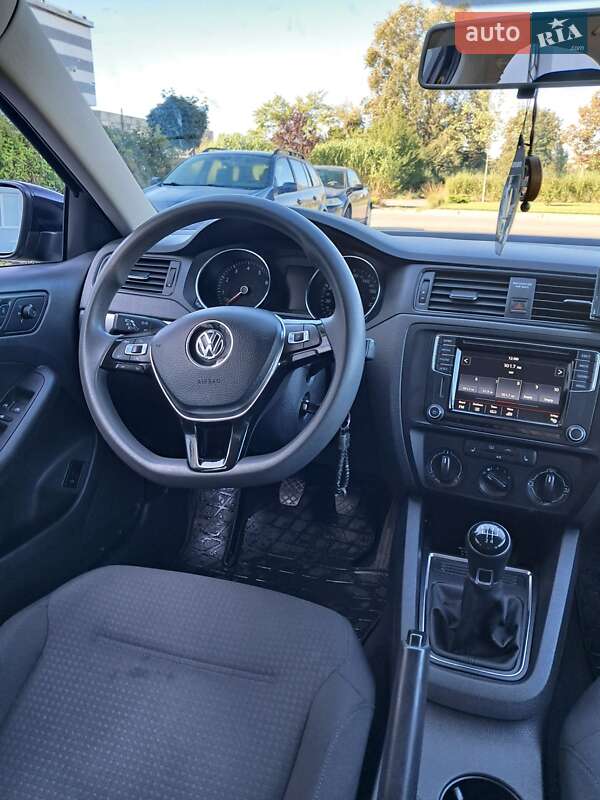 Седан Volkswagen Jetta 2015 в Мурованом фото 44 Седан Volkswagen Jetta 2015 в Мурованом