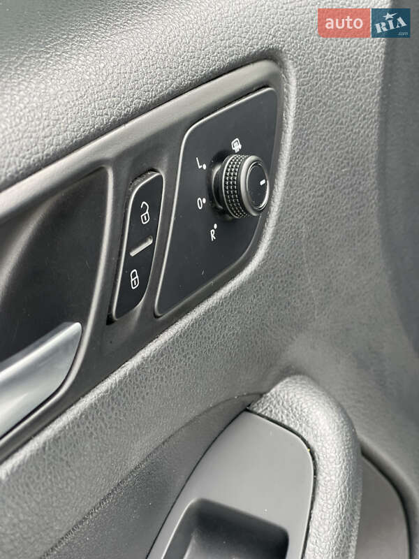 Седан Volkswagen Jetta 2017 в Хмельницькому