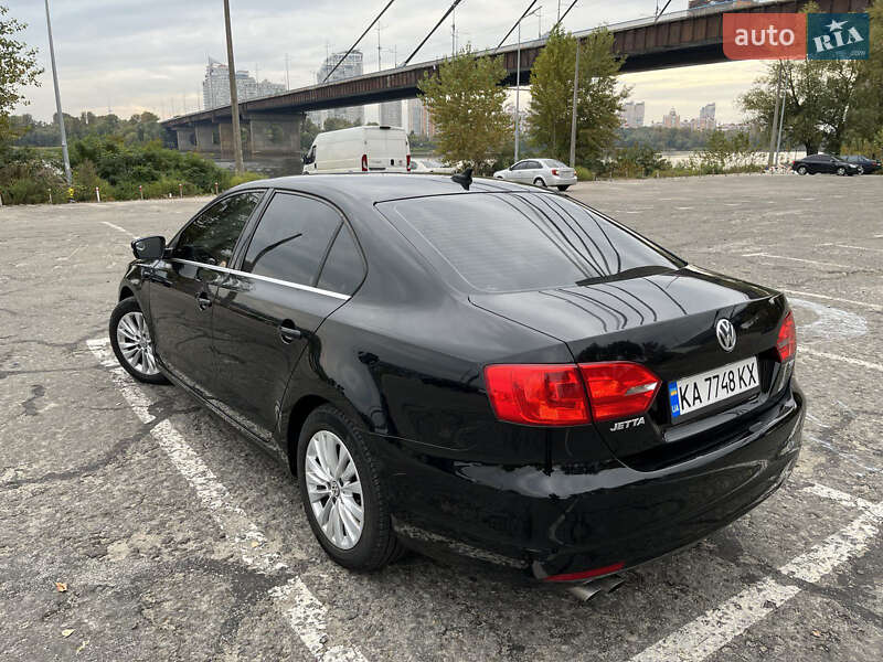 Седан Volkswagen Jetta 2014 в Києві