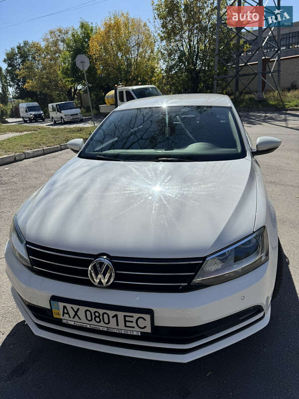 Седан Volkswagen Jetta 2016 в Харькове