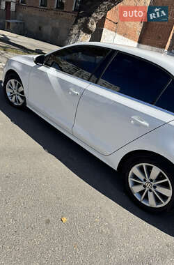 Седан Volkswagen Jetta 2016 в 
