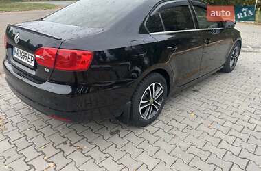Седан Volkswagen Jetta 2011 в 