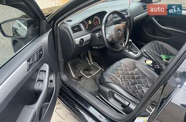 Седан Volkswagen Jetta 2011 в 