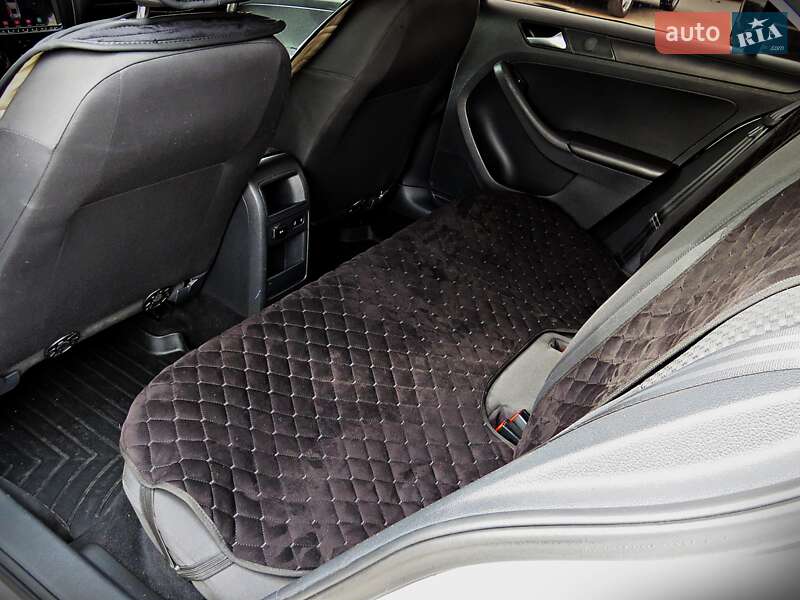 Седан Volkswagen Jetta 2014 в Черкасах