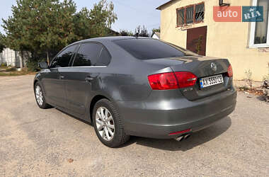 Седан Volkswagen Jetta 2014 в 