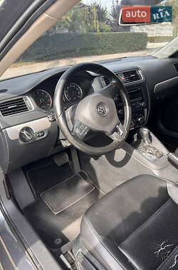Седан Volkswagen Jetta 2014 в 