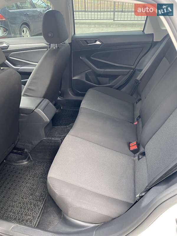 Седан Volkswagen Jetta 2019 в Житомире