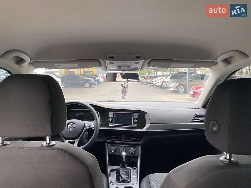 Седан Volkswagen Jetta 2019 в Житомире