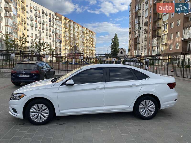 Седан Volkswagen Jetta 2019 в Житомире