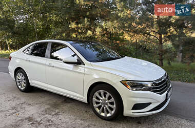 Седан Volkswagen Jetta 2019 в Киеве