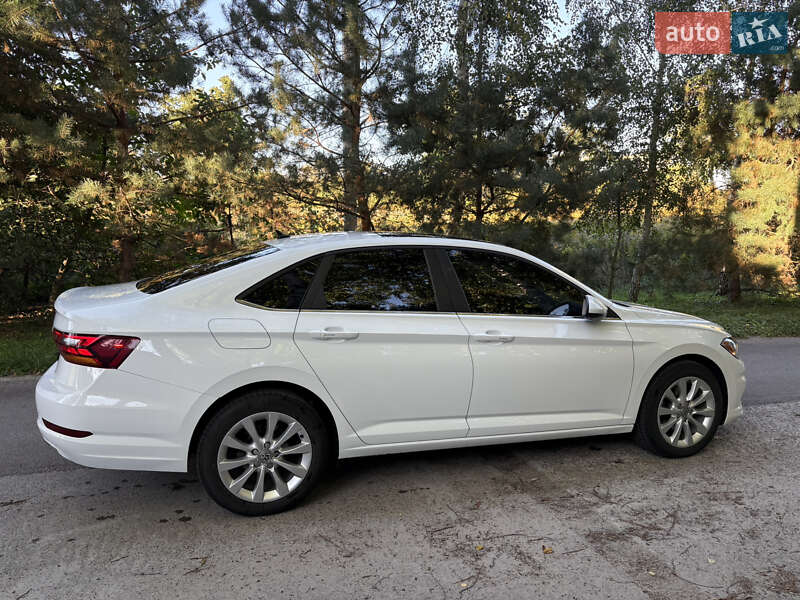 Седан Volkswagen Jetta 2019 в Києві