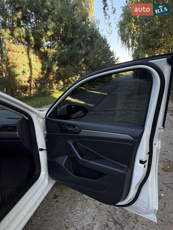 Седан Volkswagen Jetta 2019 в Києві