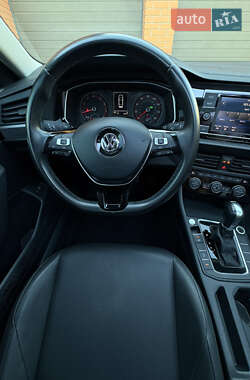 Седан Volkswagen Jetta 2019 в Киеве