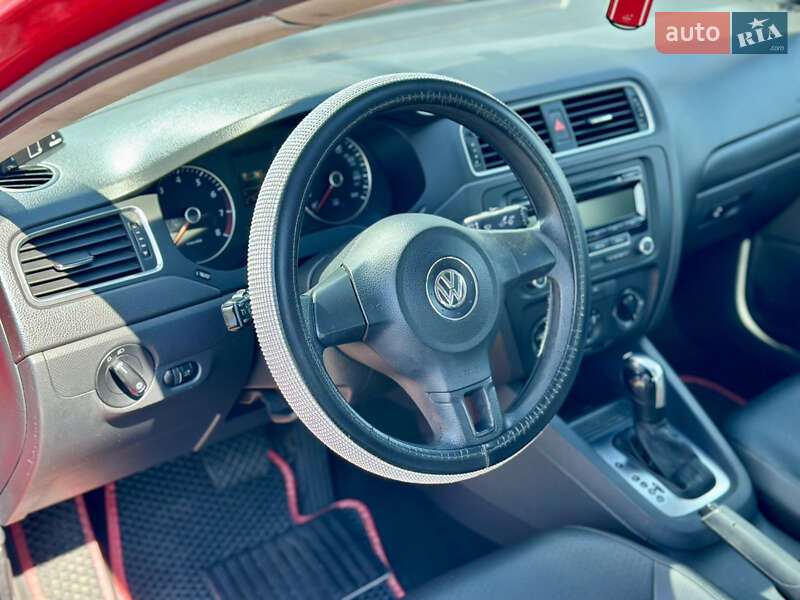 Седан Volkswagen Jetta 2014 в Киеве фото 29 Седан Volkswagen Jetta 2014 в Киеве