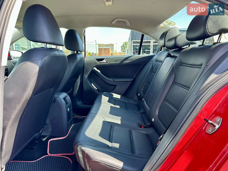 Седан Volkswagen Jetta 2014 в Киеве фото 34 Седан Volkswagen Jetta 2014 в Киеве