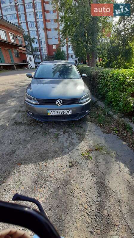 Седан Volkswagen Jetta 2011 в 