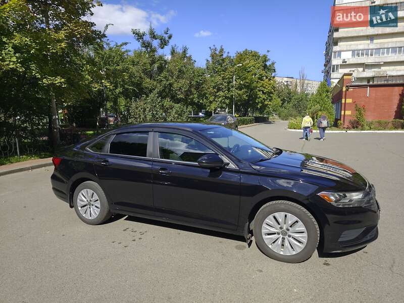 Седан Volkswagen Jetta 2018 в Киеве
