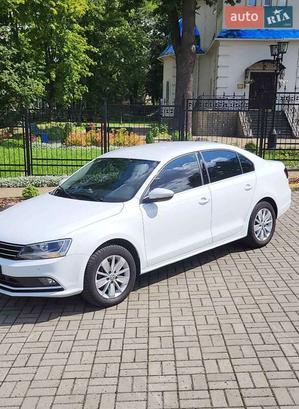 Седан Volkswagen Jetta 2016 в Киеве