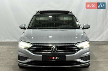 Седан Volkswagen Jetta 2019 в 