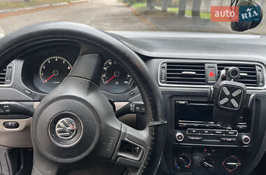 Седан Volkswagen Jetta 2013 в 