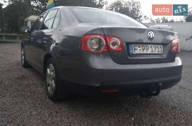 Седан Volkswagen Jetta 2006 в 