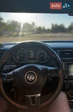 Седан Volkswagen Jetta 2013 в 