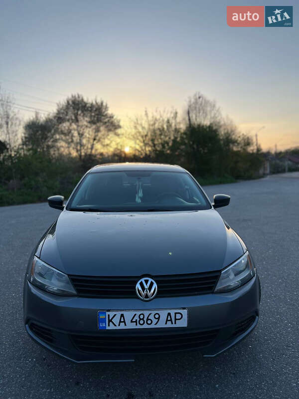 Седан Volkswagen Jetta 2014 в Стрые