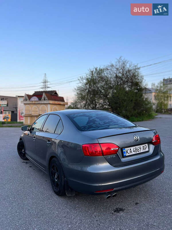 Седан Volkswagen Jetta 2014 в Стрые