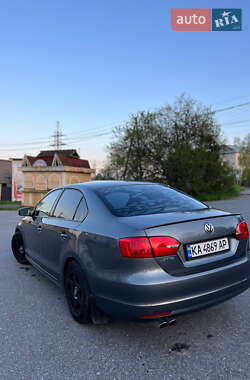 Седан Volkswagen Jetta 2014 в 