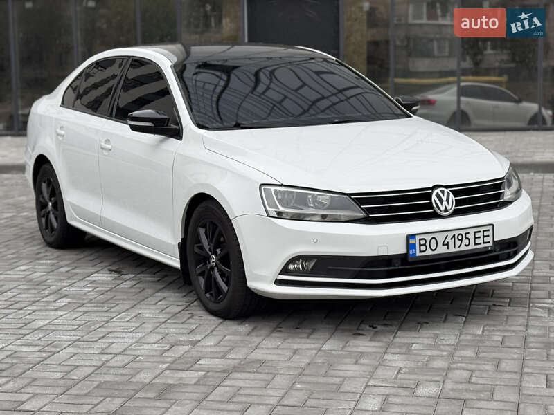 Седан Volkswagen Jetta 2014 в 