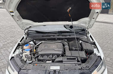 Седан Volkswagen Jetta 2014 в 