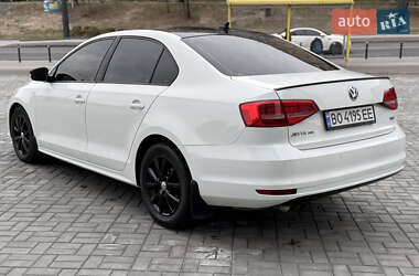 Седан Volkswagen Jetta 2014 в 