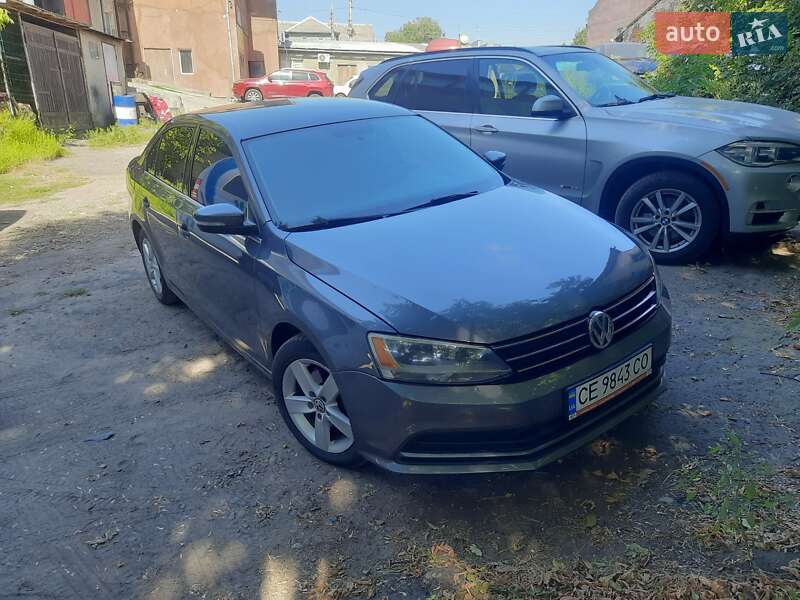 Седан Volkswagen Jetta 2013 в Черновцах