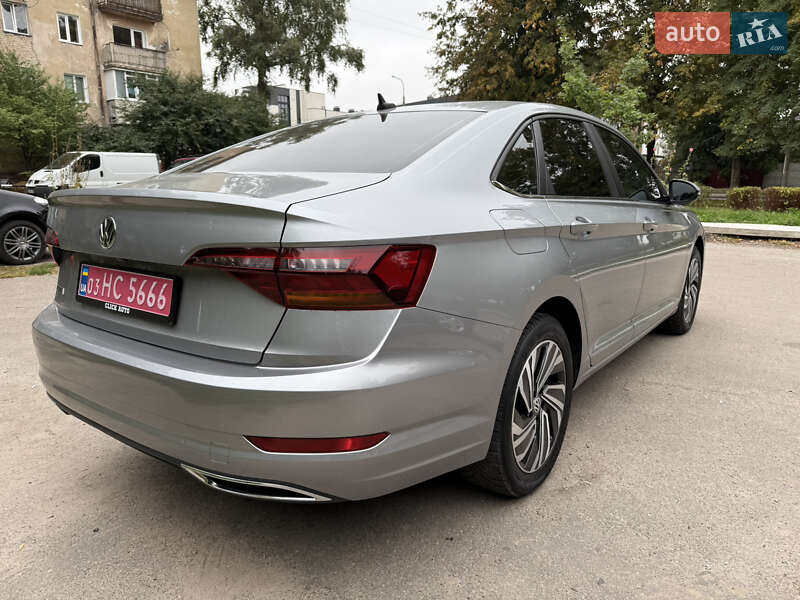 Седан Volkswagen Jetta 2019 в Ровно