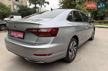 Седан Volkswagen Jetta 2019 в 