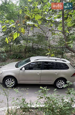 Универсал Volkswagen Jetta 2012 в 